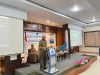 Sekda Sultra, Drs H Asrun Lio MHum PhD saat memberikan sambutan pada acara rapat kerja daerah Asosiasi Widyaprada Indonesia (AWI) Sultra, bertempat di Aula Garuda BPMP Sultra, Minggu (14/1/2024). (istimewa)