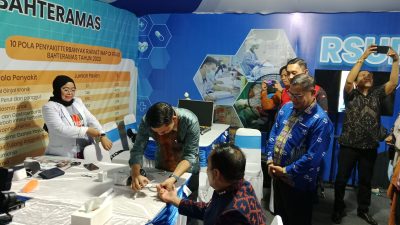 Momen Halo Sultra, Stand RSUD Bahteramas Adakan Pemeriksaan Kesehatan Gratis