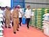 Presiden Joko Widodo mengunjungi Kompleks Pergudangan Bulog Laende di Kabupaten Muna, Provinsi Sulawesi Tenggara pada Senin, 13 Mei 2024. Foto: BPMI Setpres/Vico.