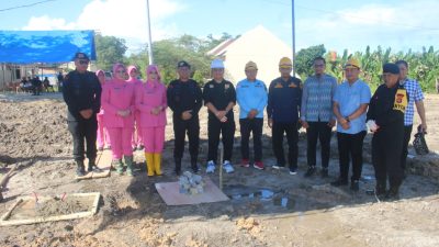 Satbrimob Polda Sultra Bersama Dinas Cipta Karya Letakan Batu Pertama Pembangunan Kolam Renang Standar Internasional