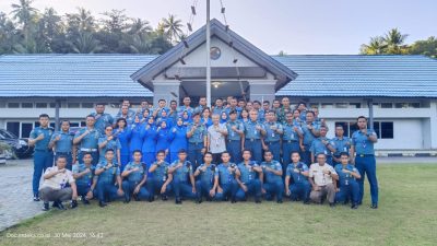 Motivator Dr Aqua Dwipayana Motivasi Prajurit Lanal Kendari Bangun Semangat Kebersamaan