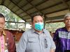 Kepala Distanak Sultra Laode Muh. Rusdin Jaya bersama satgas pangan saat melakukan pemantauan di RPH Kendari. (Dok. Mediatamasultra)