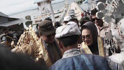 Bawa Program Bahteramas Berlayar Kembali, Ribuan Warga Muna Sambut Hangat Calon Gubernur Sultra Tina Nur Alam
