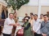 Pj Gubernur Sultra, Andap Budhi Revianto saat menerima KPU Kota Kendari bersama Pantarlih, PPS dan Bawaslu bertempat di kediamannya, Senin (1/7).