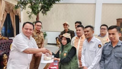 Petugas Pantarlih Sambangi Kediaman Pj Gubernur Sultra, Lakukan Pemutakhiran Data Pemilih
