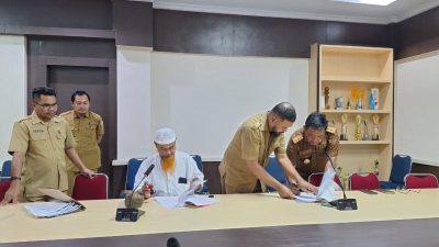 Pemprov Sultra Tandatangani Kontrak Pekerjaan Tiga Ruas Jalan Provinsi