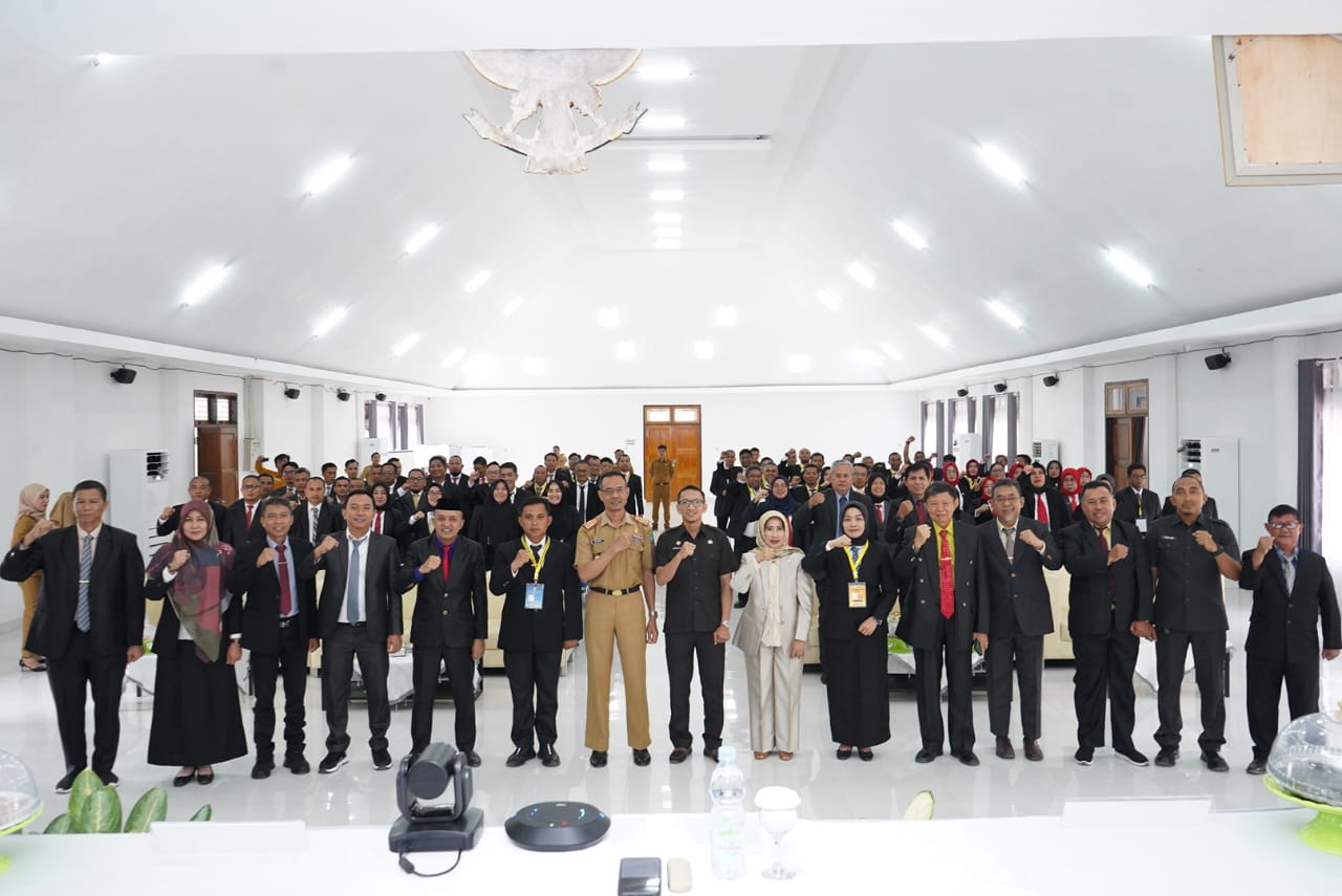Pembukaan pendidikan dan pelatihan kepemimpinan administrator di lingkungan Pemprov Sultra.
