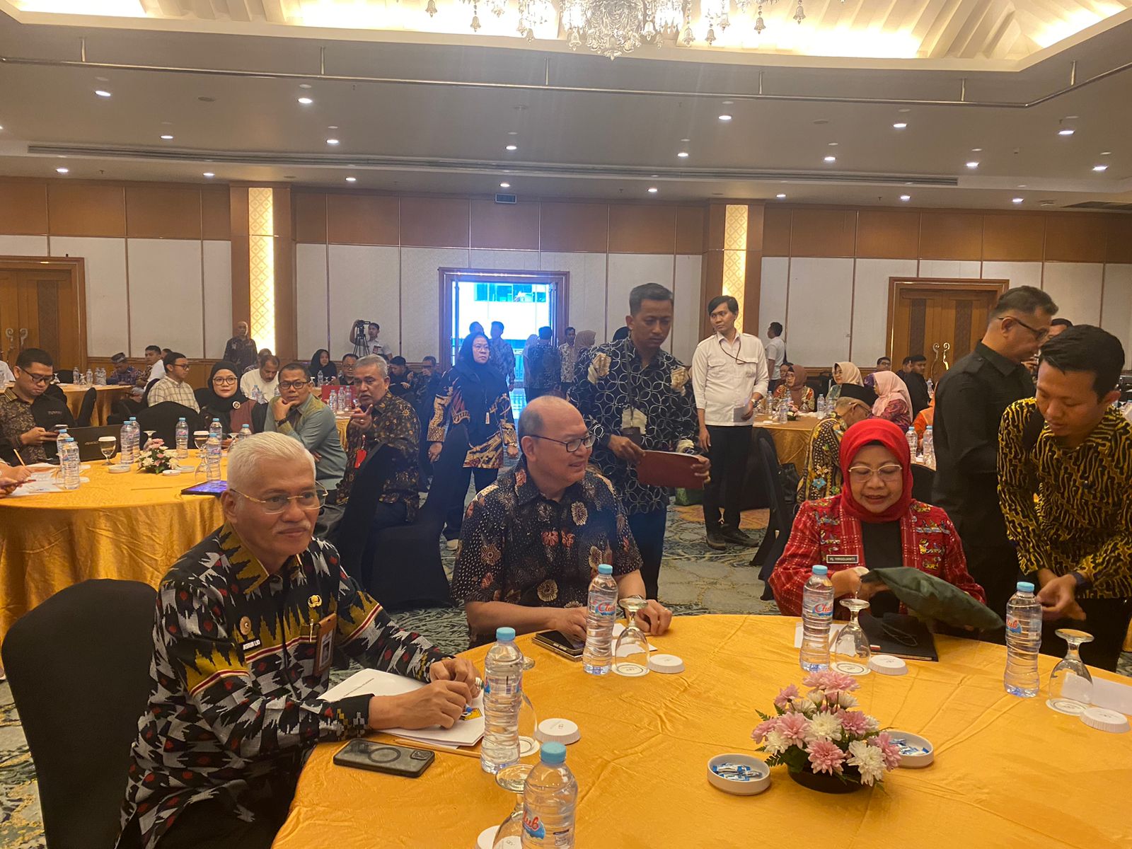 Sekda Sultra, Drs H Asrun Lio MHum PhD Hadiri Rakorpusda Tim Pengendali Inflasi Daerah, di Kementerian Dalam Negeri. 