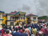 Pj Bupati Kolut Yusmin, saat memimpin secara langsung apel perdana dilingkungan Pemkab Kolut bertempat di halaman Kantor Dinas PUPR.
