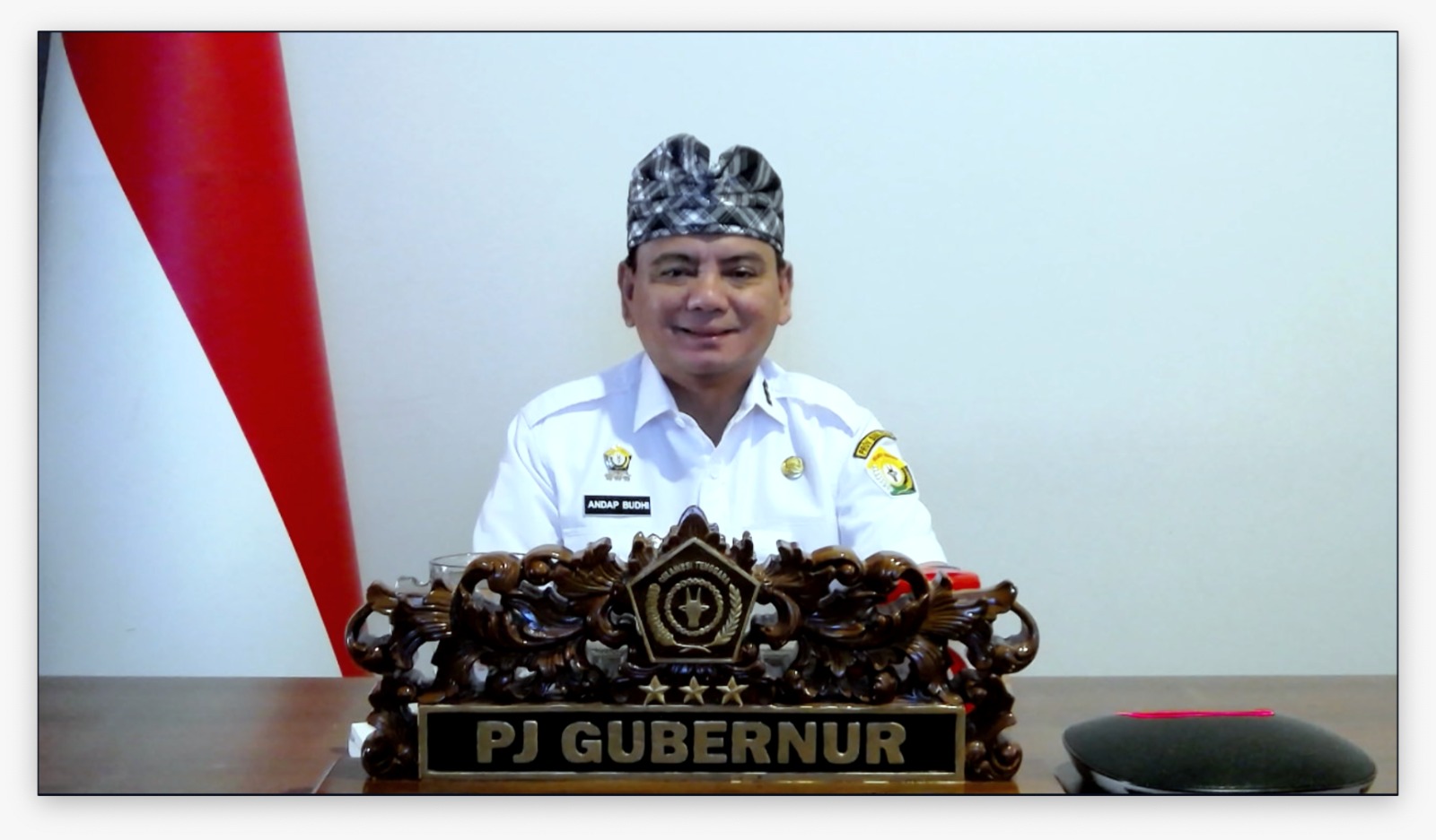 Pj Gubernur Sultra, Andap Budhi Revianto, saat menghadiri Rakornas Penguatan Dukungan Pemda dalam rangka Pencegahan dan Penanganan Pornografi secara virtual, Rabu (9/10).