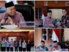 Mewakili Pj Gubernur, Komjen Pol (P) Dr (HC) Andap Budhi Revianto SIK MH, Sekda Sultra, Drs H Asrun Lio MHum PhD saat memimpin jalannya rapat koordinasi awal antara Bank Jatim dan Bank Sultra, Jumat (11/10), di Ruang Rapat Sekda Sultra.