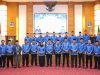 Mewakili Pj Gubernur, Komjen Pol (P) Dr (HC) Andap Budhi Revianto SIK MH, Sekda Sultra saat memberikan sambutan sekaligus melepas kafilah Provinsi Sultra, pada ajang MTQ VII Korpri tingkat nasional Tahun 2024, di Kalimantan Tengan, Kamis (31/10).
