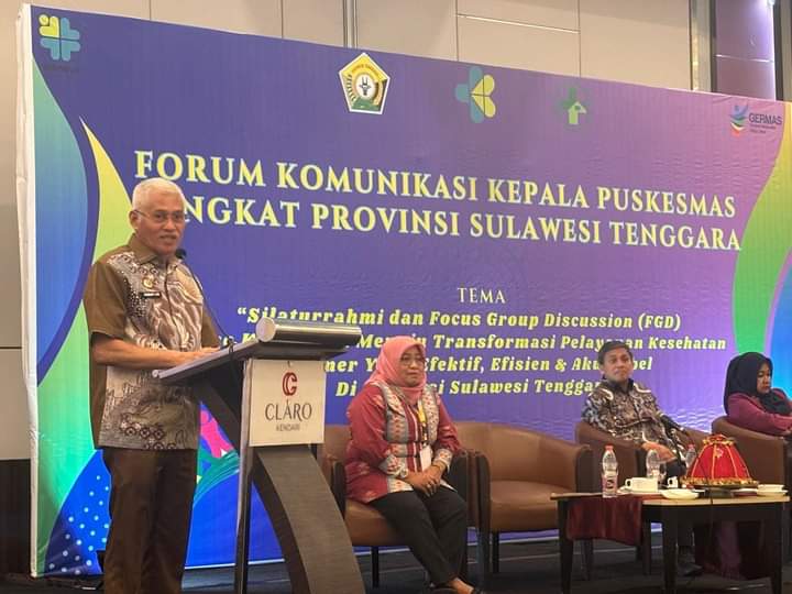 Sekda Sultra Asrun Lio saat menghadiri sekaligus membuka Fokus Group Discussion (FGD) Kepala Puskesmas se-Sultra.