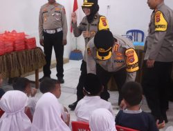 Dukung Program Pemerintah, Kapolresta Kendari Bagikan Makanan Sehat dan Bergizi kepada Murid TK Kemala Bhayangkari