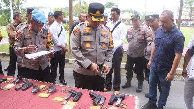 Kapolresta Kendari Lakukan Pemeriksaan Senpi Dinas