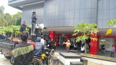 Sejumlah Lembaga di Sultra Gelar Unjuk Rasa Dugaan Pencemaran Lingkungan PT TBS di Desa Pu’ununu