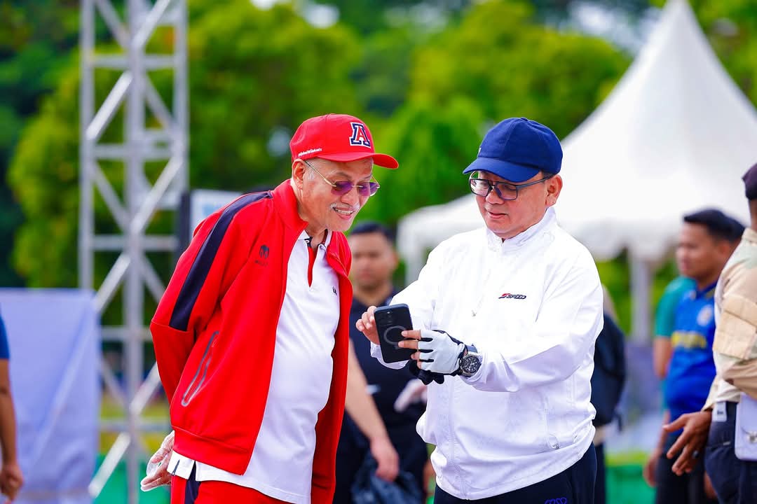 Sekda Sultra, Drs H Asrun Lio MHum PhD saat bersama Pj Gubernur, Komjen Pol (P) Dr (HC) Andap Budhi Revianto SIK MH.