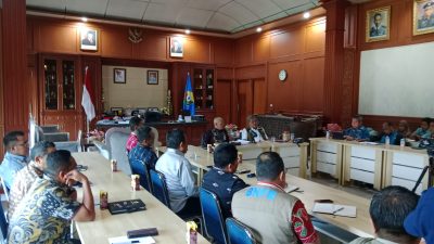 Pemprov Sultra saat menggelar Rakor untuk membahas status kebencanaan di beberapa daerah yang terdampak bencana di Sultra.