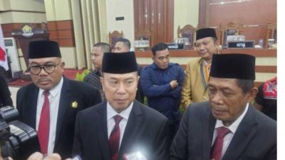 Gubernur Sultra terpilih, Andi Sumangerukka dan Wakil Gubernur Sultra, Hugua.