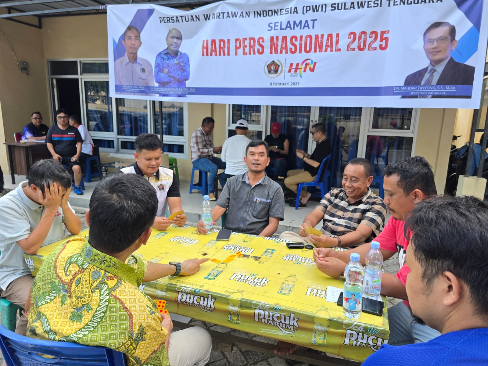Memperingati HPN tahun 2025, PWI Sultra saat menggelar lomba domino bertempat di Sekretariat PWI Sultra, Sabtu (8/2).