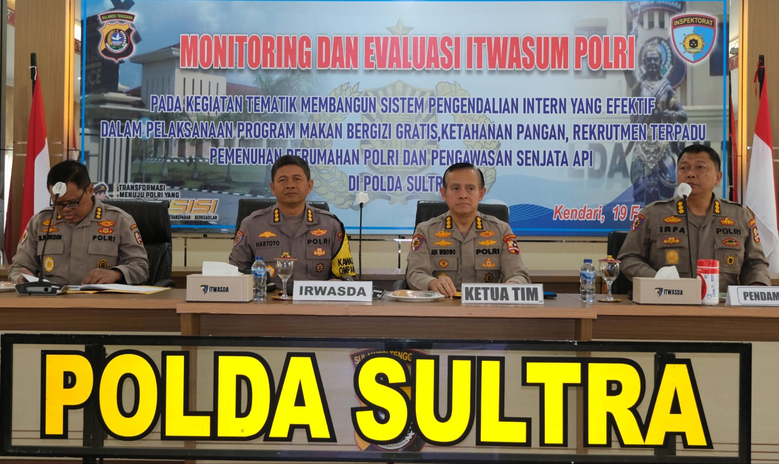 Tim Itwasum Polri saat melaksanakan kegiatan Monitoring dan Evaluasi (Monev) tematik di Polda Sultra.