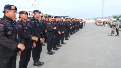 374 Personil Gabungan BKO Buton Tengah Diberangkatkan untuk Antisipasi Gangguan Kamtibmas Jelang dan Pasca Putusan PHPU