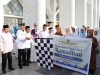 Sekda Sultra, Asrun Lio, secara resmi melepas peserta Kirab Ramadan dan Tabliq Akbar dalam rangka menyambut bulan suci Ramadan 1446 H / 2025 M bertempat di Masjid Raya Al-Kautsar Kendari.