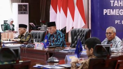 Gubernur Sultra, Mayjen TNI (Purn) Andi Sumangerukka, secara resmi membuka dan mengikuti RUPS Bank Sultra untuk tahun buku 2024, sekaligus RUPS LB, yang berlangsung di Aula Merah Putih Rujab Gubernur.