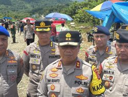Kapolda Sultra Tinjau Langsung Lokasi Banjir di Konut