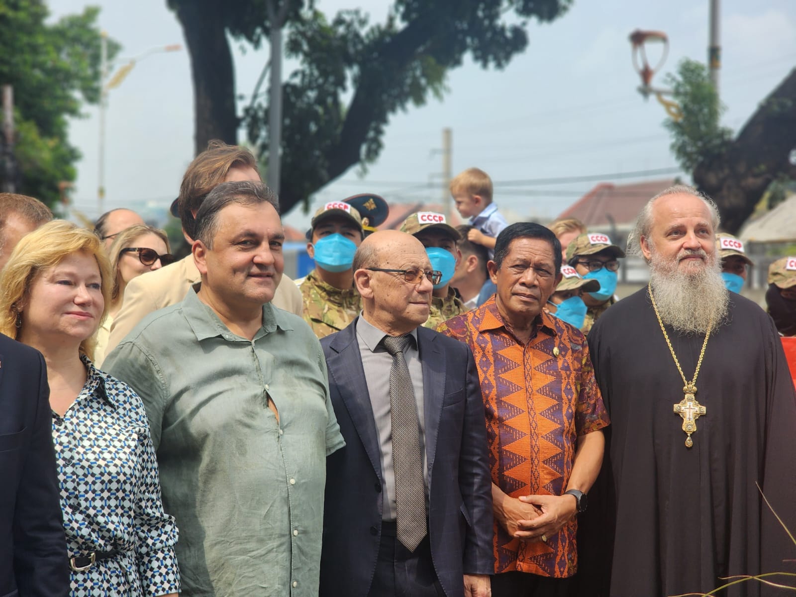 Wagub Sultra, Hugua, saat menghadiri undangan resmi dari Kedutaan Besar Rusia untuk Indonesia dalam rangka peringatan Hari Kosmonautika atau Hari Internasional Penerbangan Luar Angkasa bertempat di Monumen Patung Yuri Gagarin, Taman Mataram, Jakarta. (Dok. Istimewa)