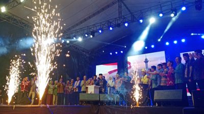 Gubernur Andi Sumangerukka Resmi Buka Festival Harmoni Sultra di Kolaka