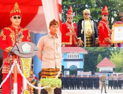Gubernur Andi Sumangerukka Pimpin Peringatan HUT ke-61 Sultra di Kolaka, Sekaligus Serahkan Penghargaan hingga Bantuan Beasiswa