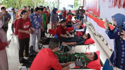 PMR SMA Negeri 4 Kendari Sukses Gelar Donor Darah, Wakil Gubernur Sultra Beri Apresiasi