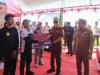 Gubernur Sultra, Mayjen TNI (Purn) Andi Sumangerukka, saat menghadiri acara panen raya padi sawah di Kelurahan Mataiwoi, Kecamatan Tongauna, Kabupaten Konawe.
