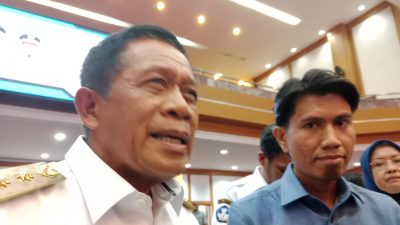 Wagub Sultra, Hugua bersama Wakil Ketua Komisi II DPR RI Bahtra, dalam rapat yang membahas pengawasan pelaksanaan dan pengelolaan BUMD, BLUD serta BMN/BMD bertempat Ruang Pola Kantor Gubernur Sultra.