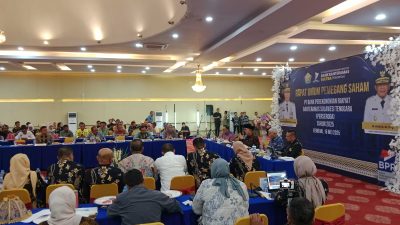 PT BPR Bahteramas Sultra saat melakukan RUPS bersama para pemegang saham di salah satu hotel di Kendari, Jumat (16/5).