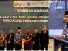 Mewakili Gubernur, Mayjen TNI (Purn) Andi Sumangerukka, Sekda Sultra, Drs H Asrun Lio MHum PhD saat membuka secara resmi Seminar Nasional Kajian Strategis Energi dan Hilirisasi dalam Mendukung Pembangunan Nasional, Selasa (20/5), di Kendari.