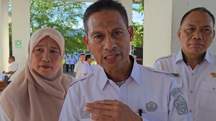 Prof. Dr Aris Badara SPd MHum.