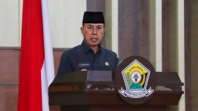 Gubernur Sultra, Mayjen TNI (Purn) Andi Sumangerukka, saat menghadiri Rapat Paripurna DPRD Sultra dalam rangka penyampaian jawaban gubernur atas pemandangan umum fraksi-fraksi DPRD terhadap Ranperda tentang pertanggungjawaban pelaksanaan APBD Provinsi Sultra tahun anggaran 2024 bertempat di ruang Paripurna Gedung A Sekretariat DPRD Sultra, pada Rabu (25/6).