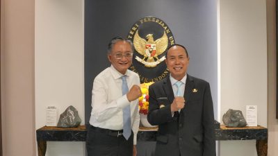 Gubernur Sultra Bersama Menteri PU Bahas Pembangunan Jembatan Buton – Muna