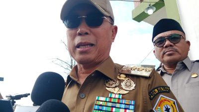 Gubernur Sultra Andi Sumangerukka saat meninjau secara langsung lahan milik Pemprov Sultra di kawasan Nanga-Nanga, Kota Kendari.