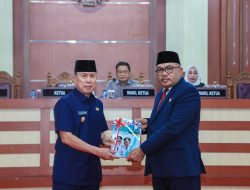 Gubernur Sultra Serahkan Dokumen RPJMD 2025–2029 dalam Rapat Paripurna DPRD