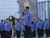 Ketgam: Kepala Dinas Energi dan Sumber Daya Mineral (ESDM) Provinsi Sulawesi Tenggara (Sultra), Andi Azis, memimpin pelaksanaan upacara Hari Kesadaran Nasional (HKN) yang berlangsung di halaman Kantor Gubernur Sultra, Kamis (17/7).