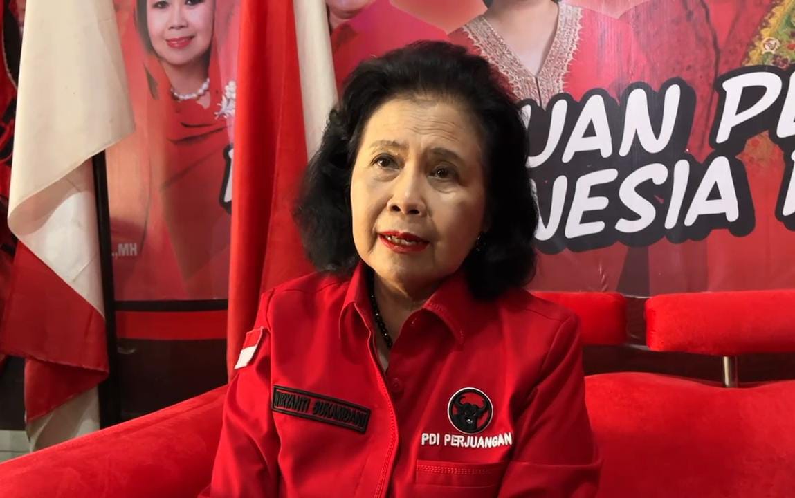 Dra. Hj. S.B. Wiryanti Sukamdani. 