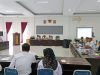 Kepala Dinas Perkebunan dan Hortikultura Sultra, L.M. Rusdin Jaya saat menggelar pertemuan koordinasi bersama 13 kepala SMK yang memiliki jurusan Agribisnis Tanaman Pangan dan Hortikultura (ATPH) serta Tanaman Perkebunan, Rabu (23/7).