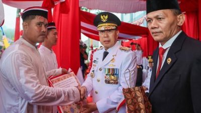 Gubernur Sultra Serahkan Remisi HUT ke-80 RI kepada 2.142 Warga Binaan