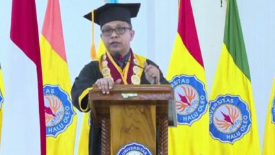 Pesan Prof. Armid: Wisuda Bukan Akhir, Tapi Awal Pengabdian