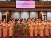 Sekda Sultra, Drs H Asrun Lio MHum PhD, turut menghadiri sekaligus memberikan sambutan dalam acara Pengukuhan Pengurus DWP Sultra masa bhakti 2024-2029, bertempat di Ruang Pola Kantor Gubernur Sultra, Selasa (5/8). (Dok. Istimewa)