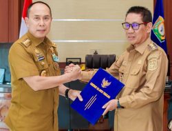 Yosep Sahaka Resmi Ditunjuk sebagai Plt Bupati Kolaka Timur