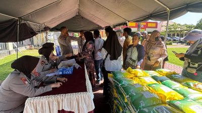 Polda Sultra dan Bulog Gelar Gerakan Pangan Murah, Masyarakat Kendari Antusias Berbelanja